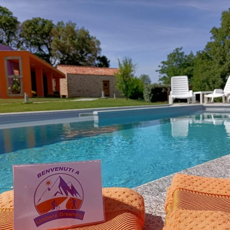 Limbara Dreaming Hotel Tempio Pausania Luaran gambar